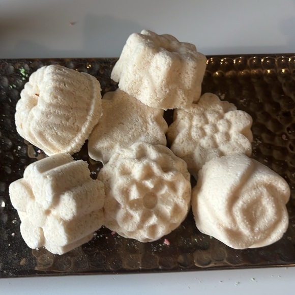 Handcrafted sleepy time herbal melatonin lavender chamomile bath bombs relaxing - Picture 2 of 6